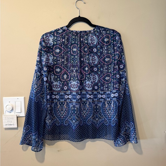 Laundry Blue Floral/Paisley Intricate Print Top with Metallic Silver Threads - Picture 13 of 16